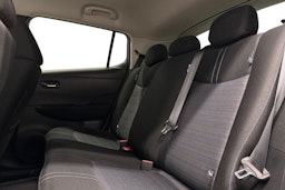 harmaa Nissan Leaf 2022 kuva 10.