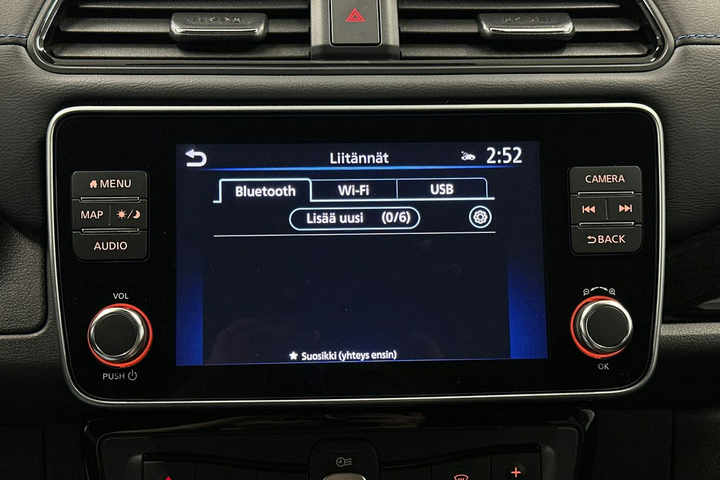 harmaa Nissan Leaf 2022 kuva 24.