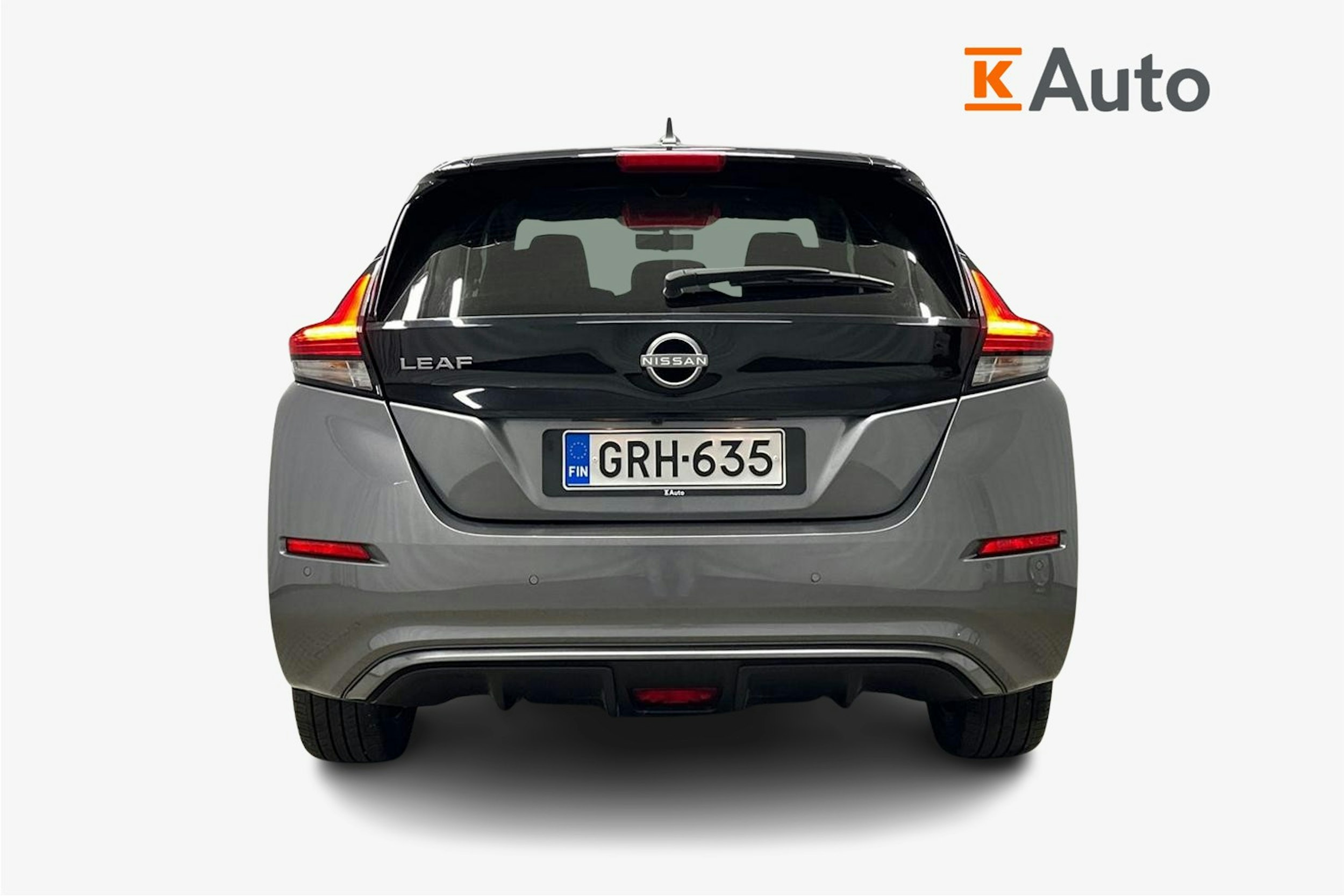 harmaa Nissan Leaf 2022 kuva 3.