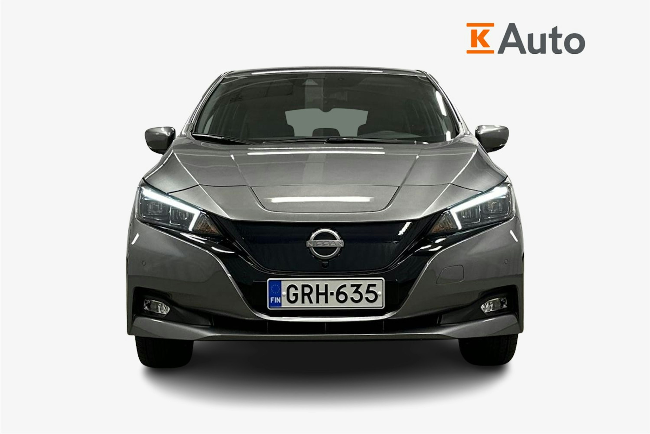 harmaa Nissan Leaf 2022 kuva 5.