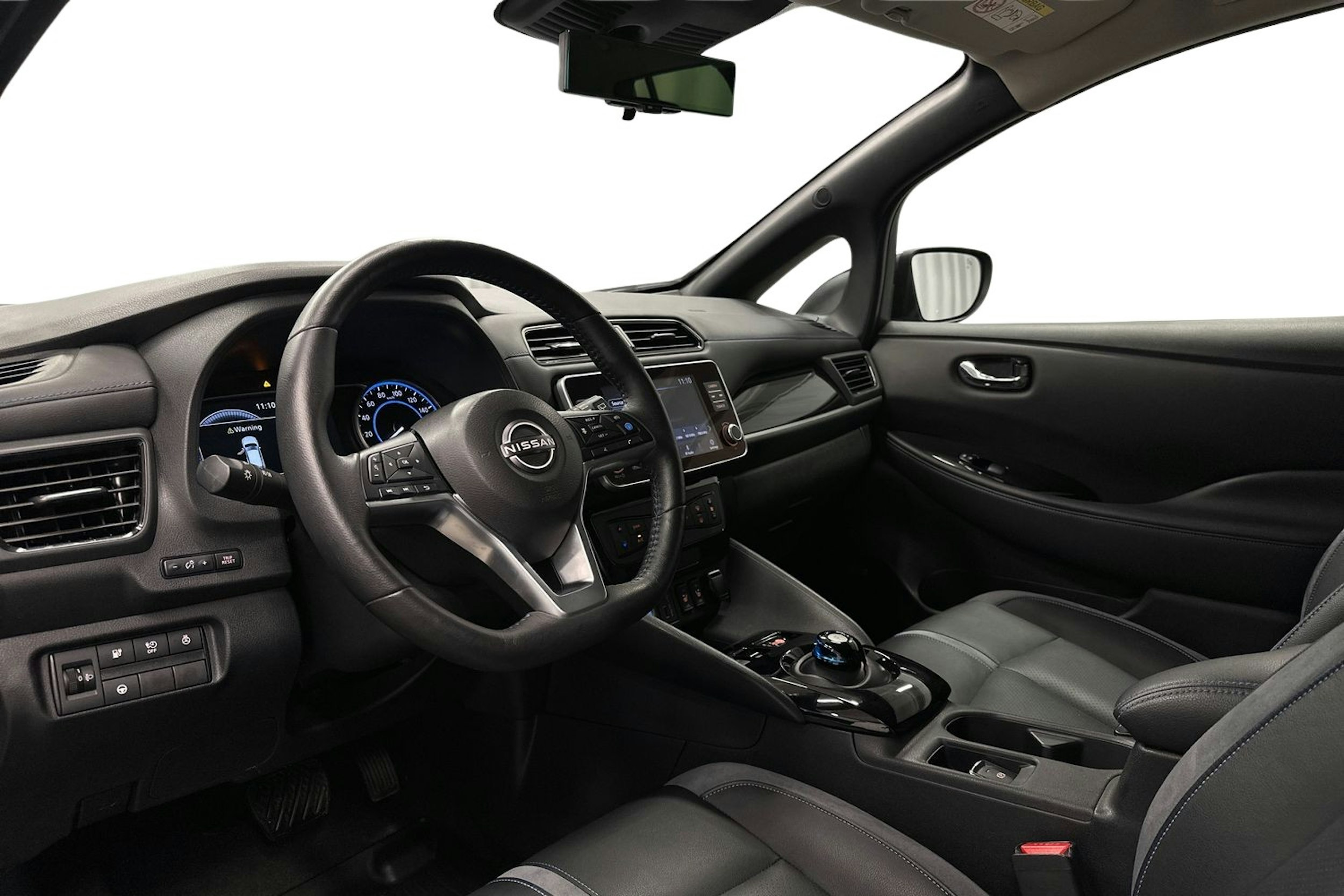harmaa Nissan Leaf 2022 kuva 7.
