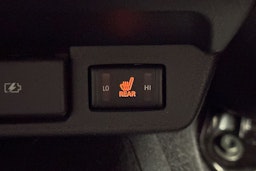 harmaa Nissan Leaf 2022 kuva 15.