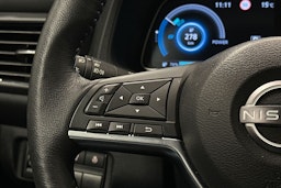 harmaa Nissan Leaf 2022 kuva 19.