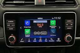 harmaa Nissan Leaf 2022 kuva 24.
