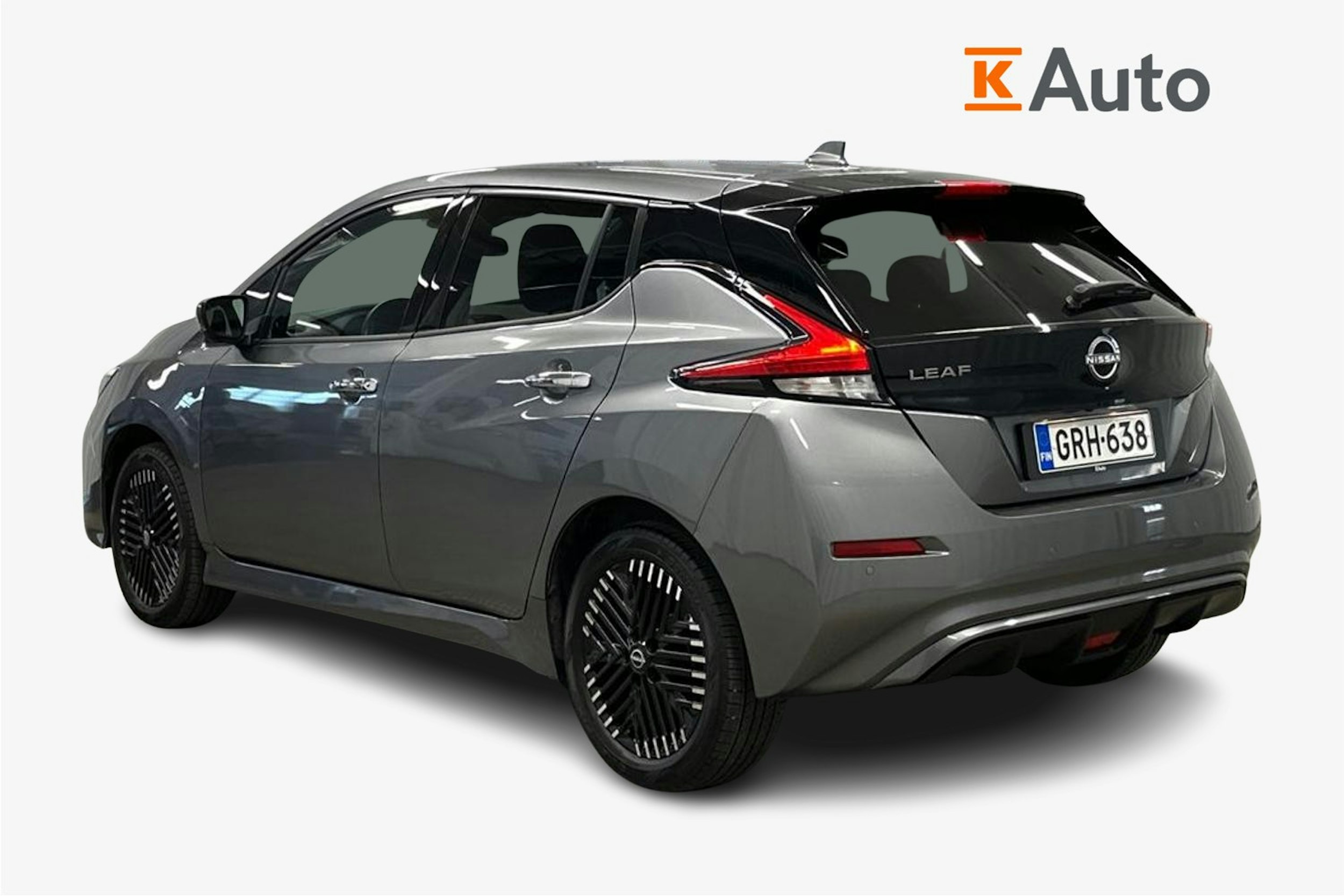 harmaa Nissan Leaf 2022 kuva 2.