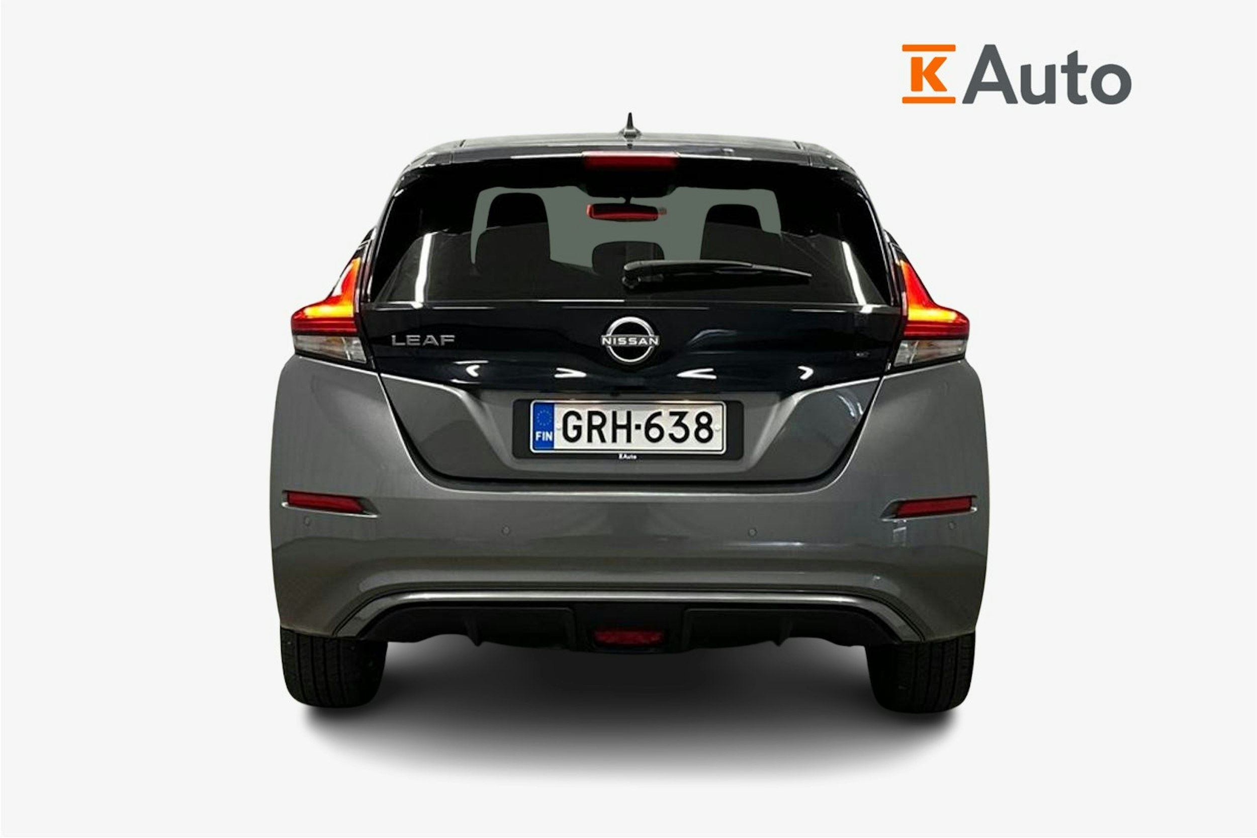 harmaa Nissan Leaf 2022 kuva 3.