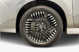 harmaa Nissan Leaf 2022 kuva 11.