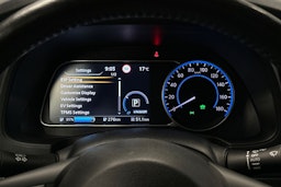harmaa Nissan Leaf 2022 kuva 17.