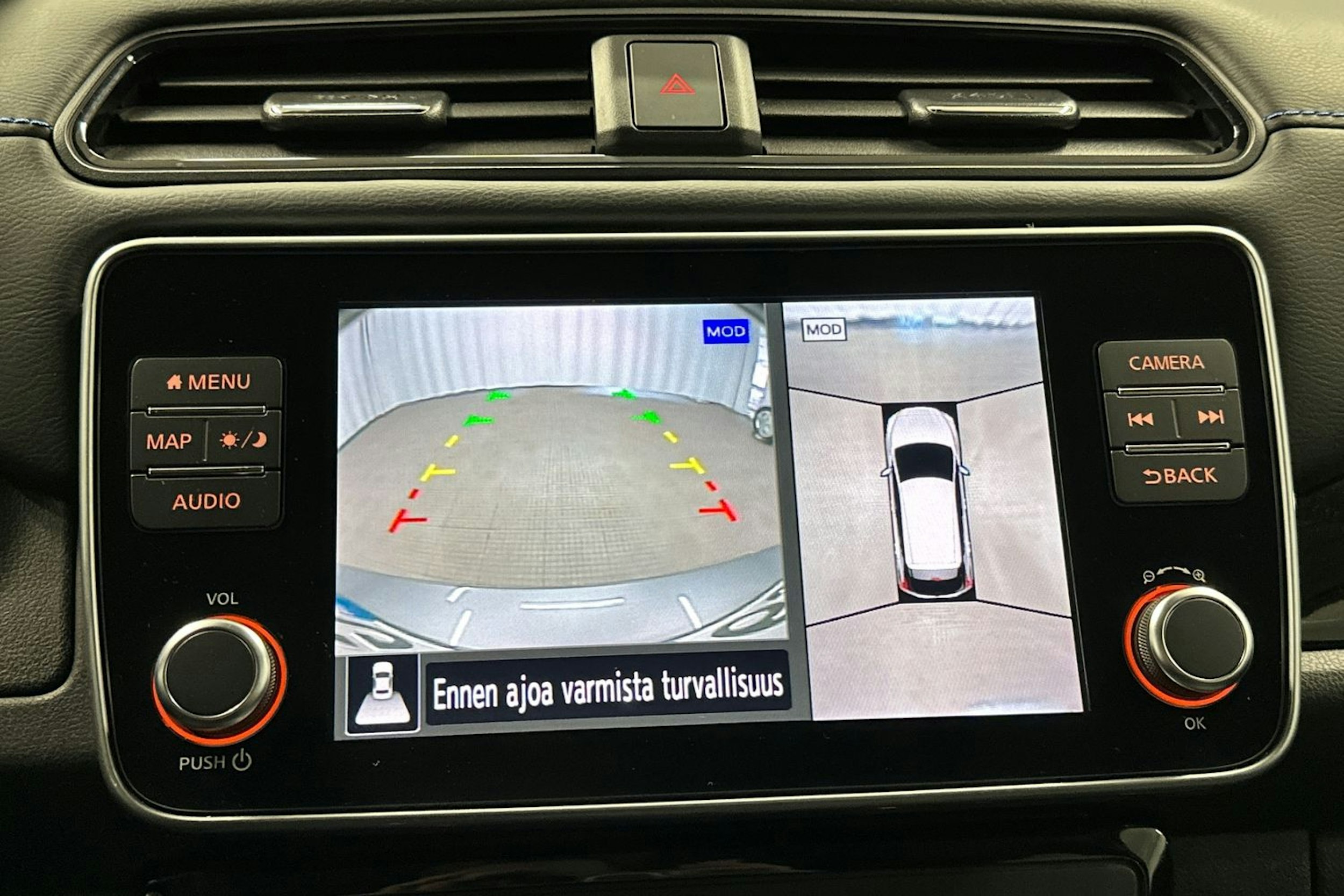 harmaa Nissan Leaf 2022 kuva 26.