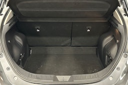 harmaa Nissan Leaf 2022 kuva 28.
