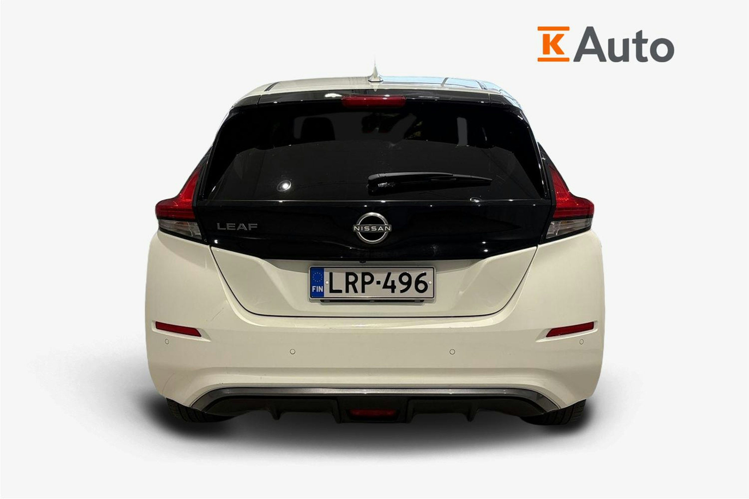 valkoinen Nissan Leaf 2022 kuva 3.