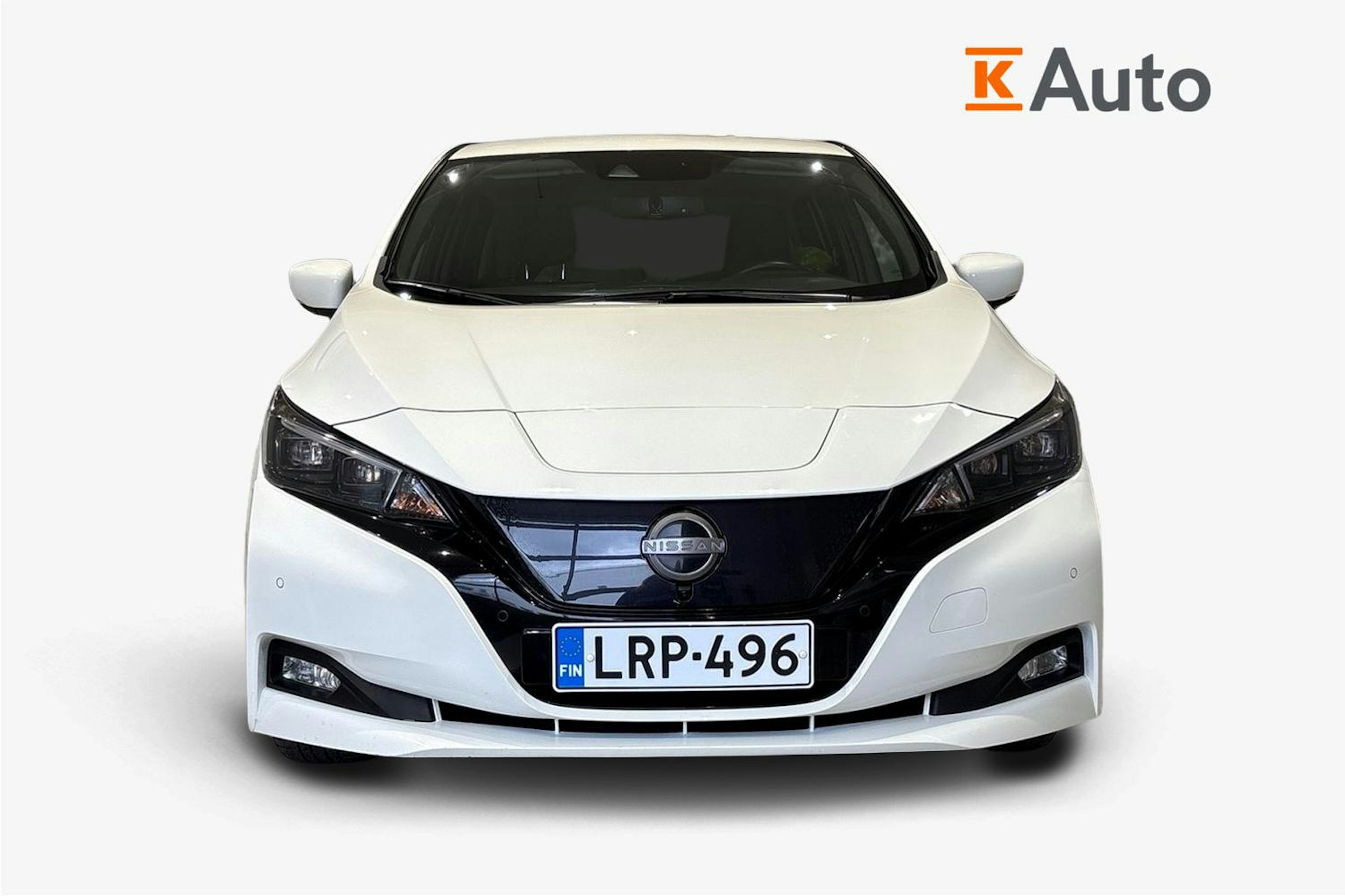 valkoinen Nissan Leaf 2022 kuva 5.