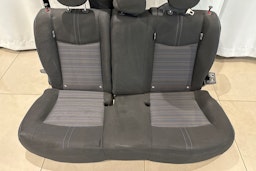 valkoinen Nissan Leaf 2022 kuva 17.