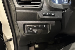 valkoinen Nissan Leaf 2022 kuva 23.