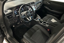 Harmaa Nissan Leaf 2022 kuva 7.