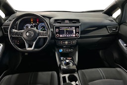 Harmaa Nissan Leaf 2022 kuva 9.