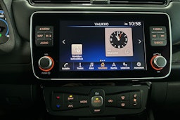 Harmaa Nissan Leaf 2022 kuva 15.