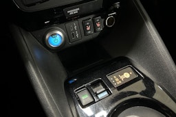 Harmaa Nissan Leaf 2022 kuva 17.