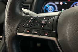 Harmaa Nissan Leaf 2022 kuva 18.