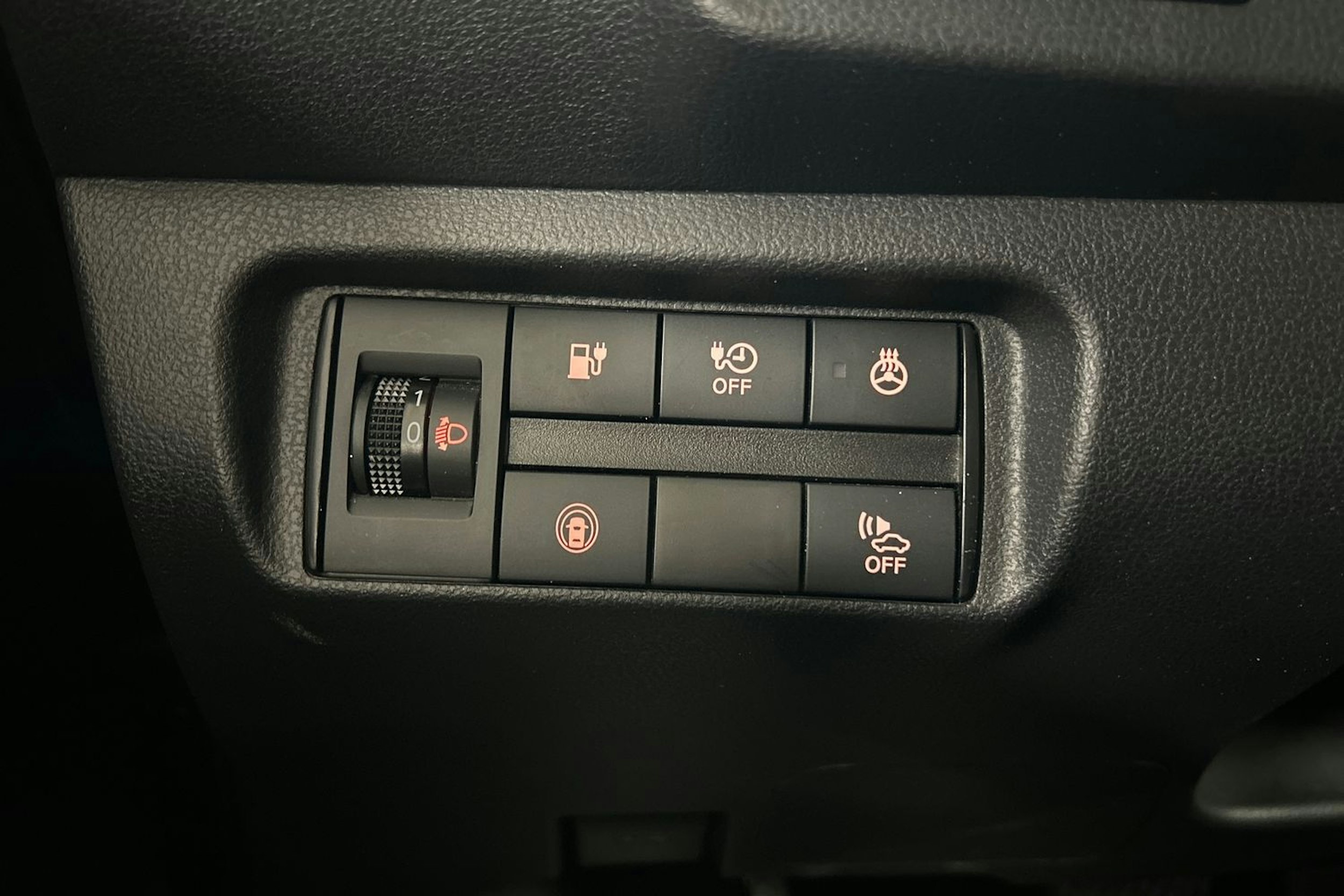 Harmaa Nissan Leaf 2022 kuva 20.