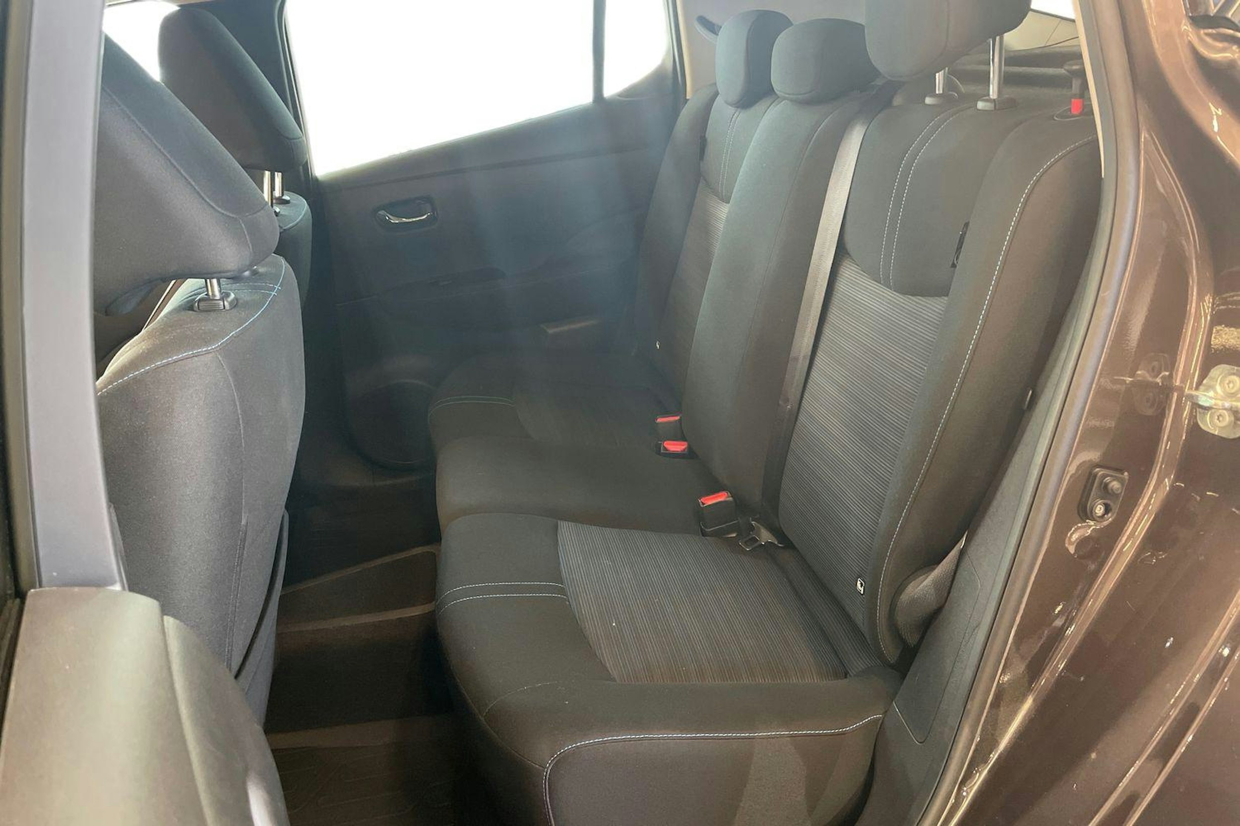 ruskea (beige) Nissan Leaf 2022 kuva 8.