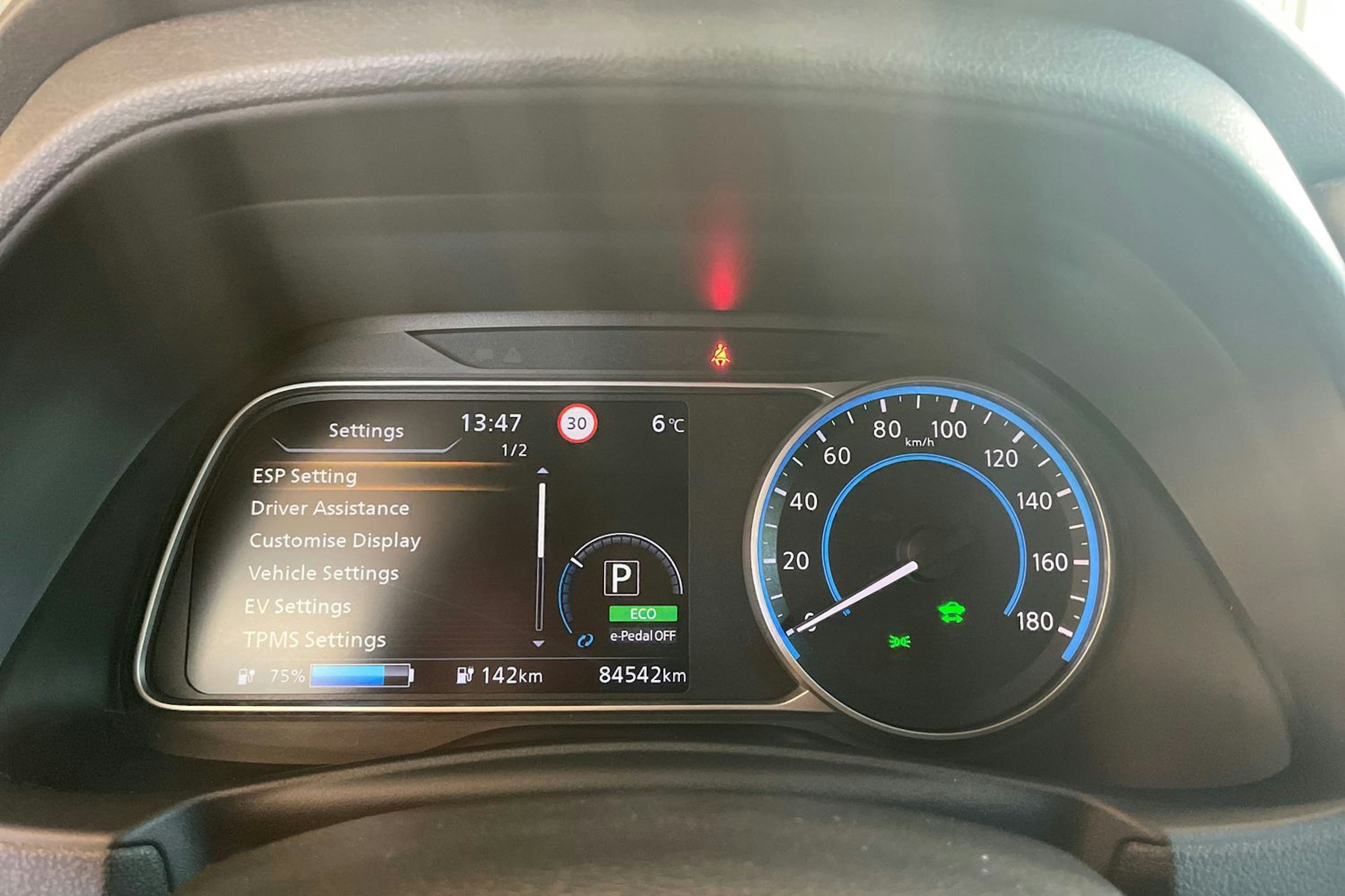 ruskea (beige) Nissan Leaf 2022 kuva 11.