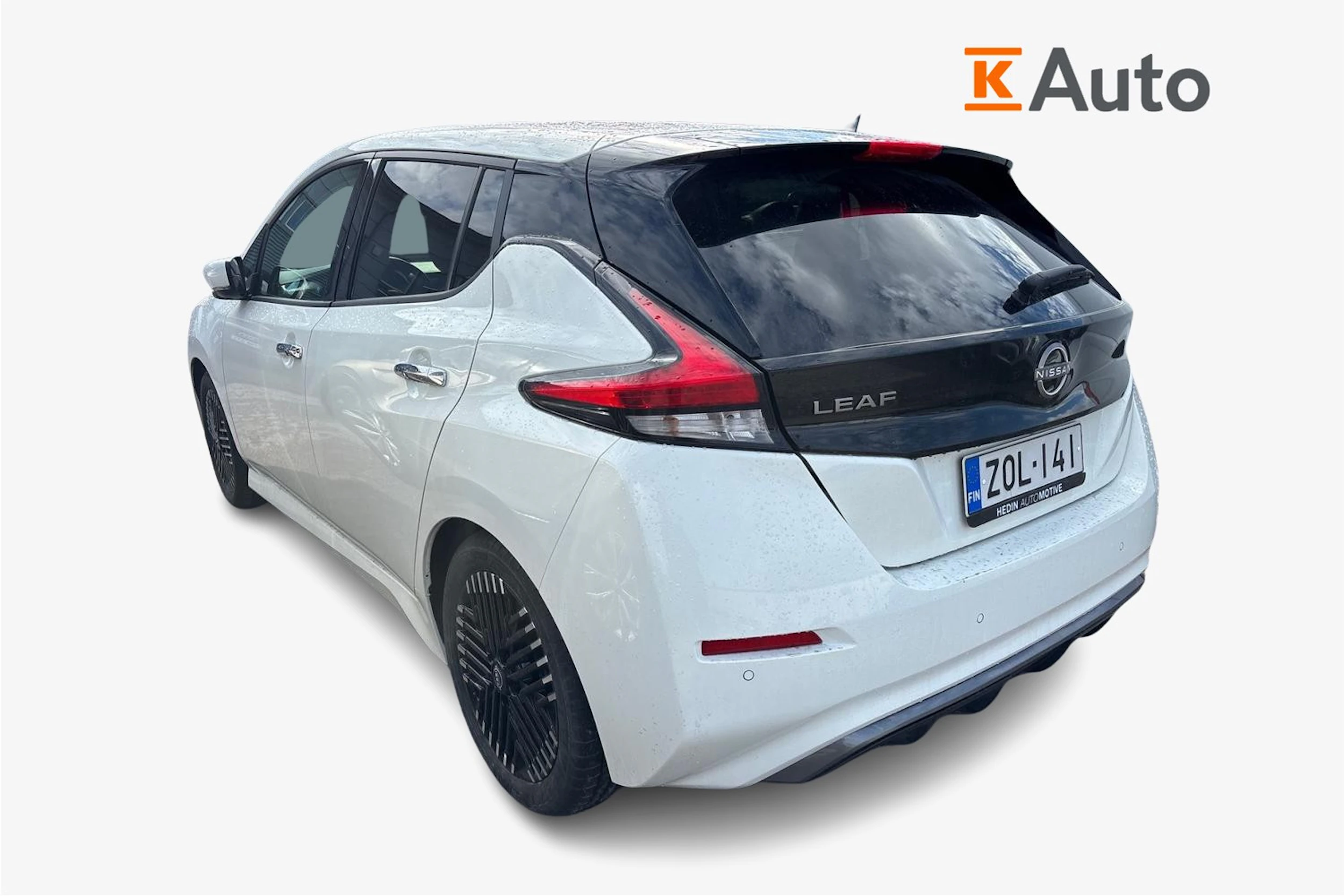 Valkoinen Nissan Leaf 2022 kuva 2.