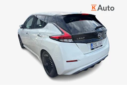 Valkoinen Nissan Leaf 2022 kuva 2.