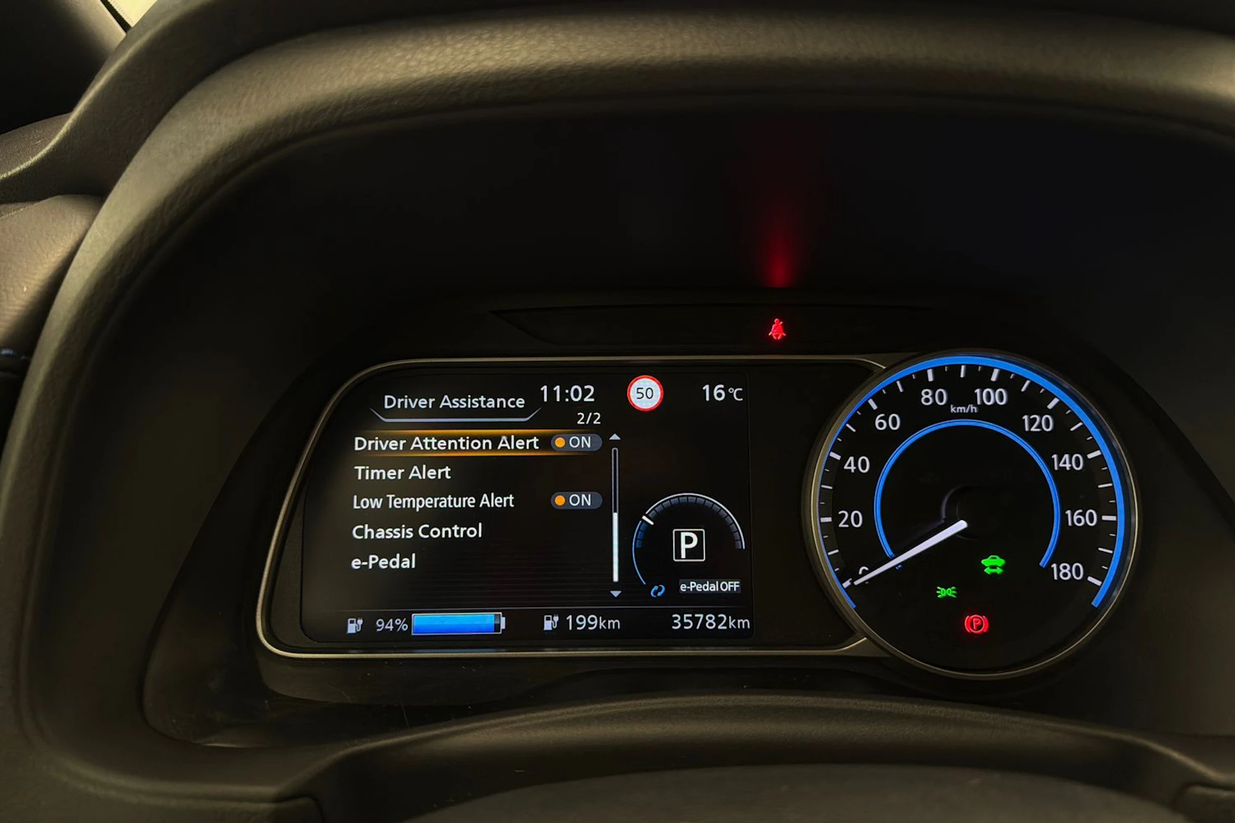 Valkoinen Nissan Leaf 2022 kuva 21.
