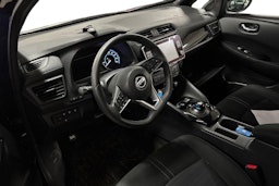 sininen Nissan Leaf 2023 kuva 3.