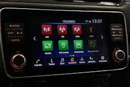 valkoinen Nissan Leaf 2023 kuva 17.
