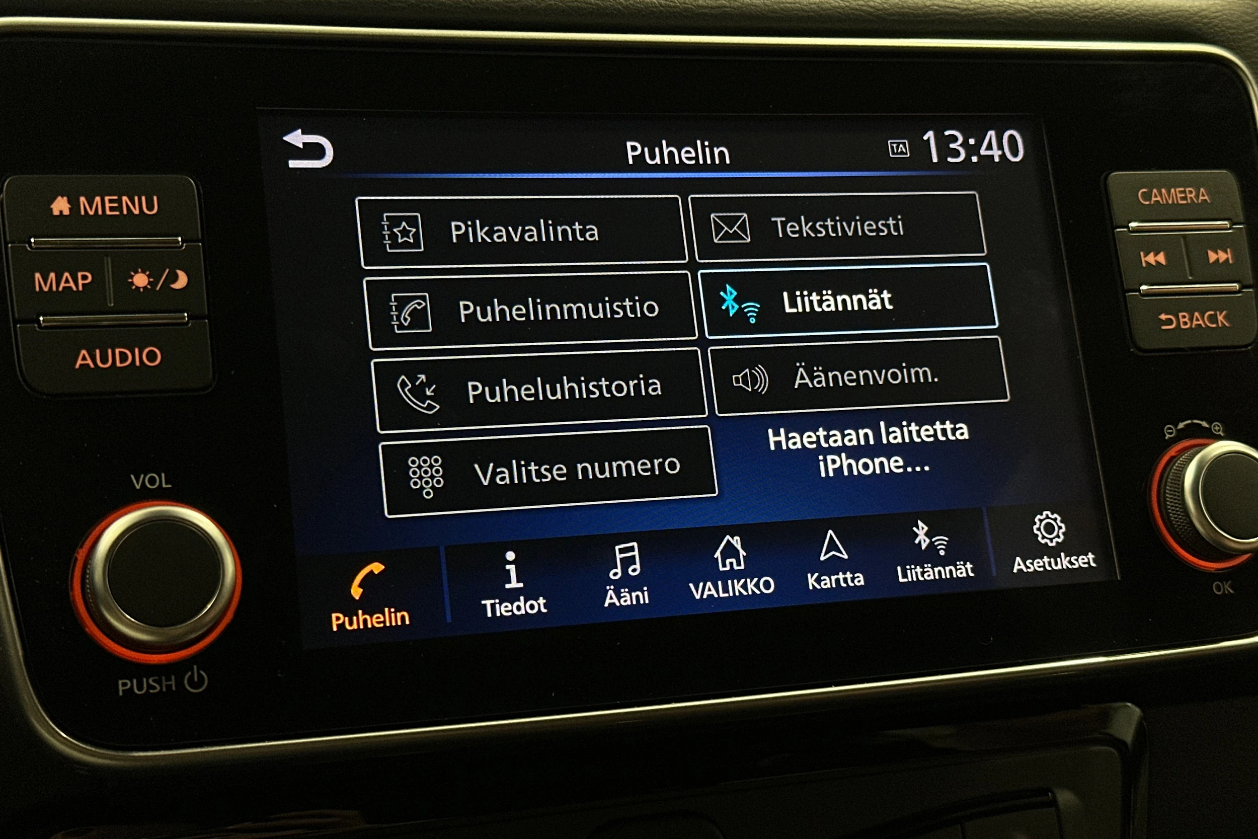 valkoinen Nissan Leaf 2023 kuva 21.