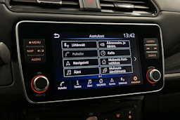 valkoinen Nissan Leaf 2023 kuva 22.