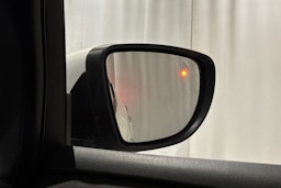 valkoinen Nissan Leaf 2023 kuva 27.