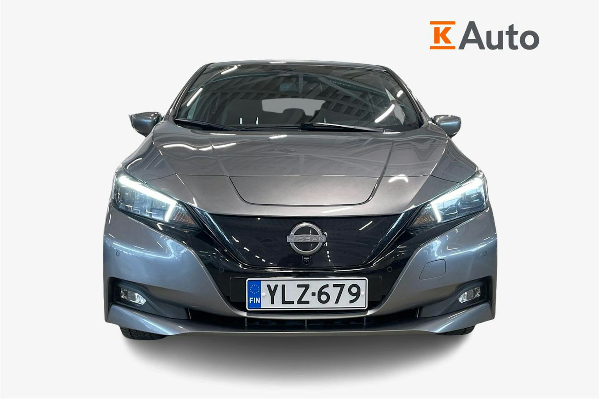 harmaa Nissan Leaf 2023 kuva 5.