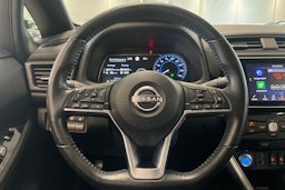 harmaa Nissan Leaf 2023 kuva 15.