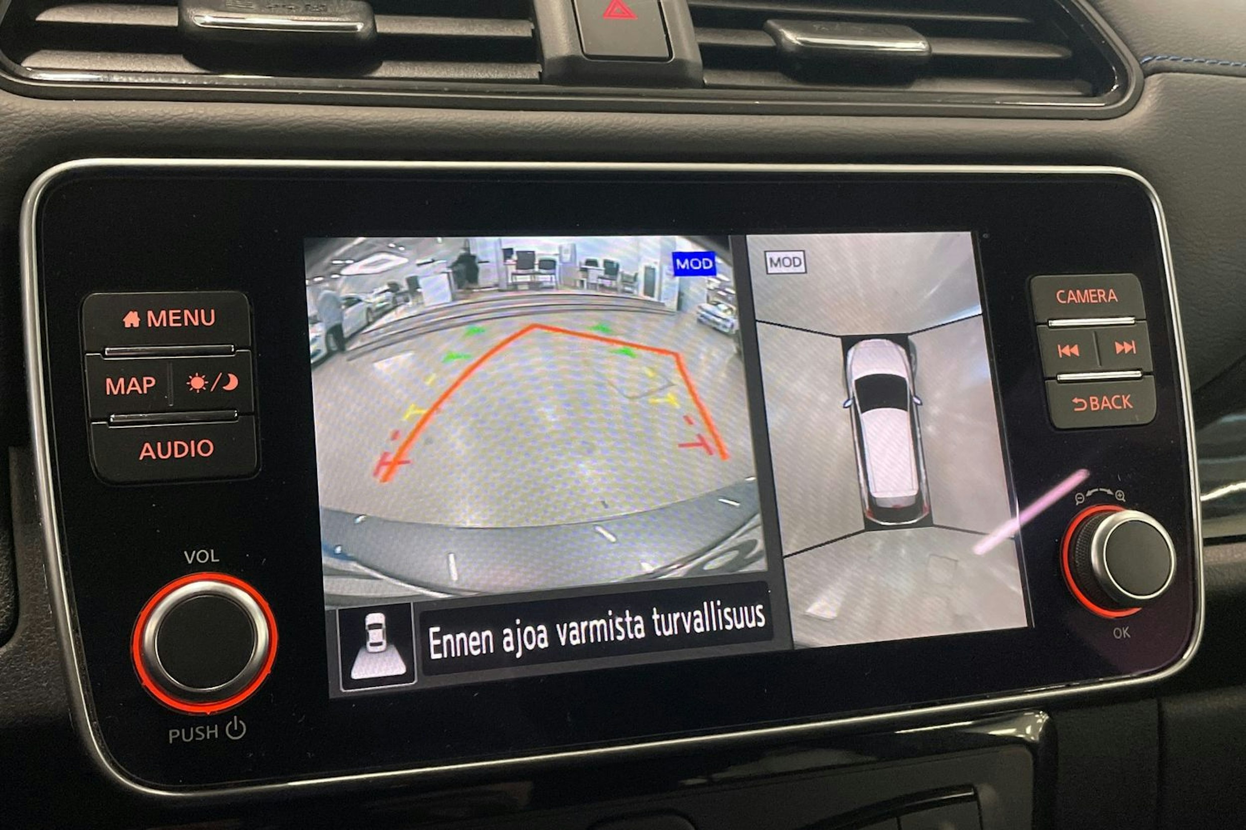 harmaa Nissan Leaf 2023 kuva 20.