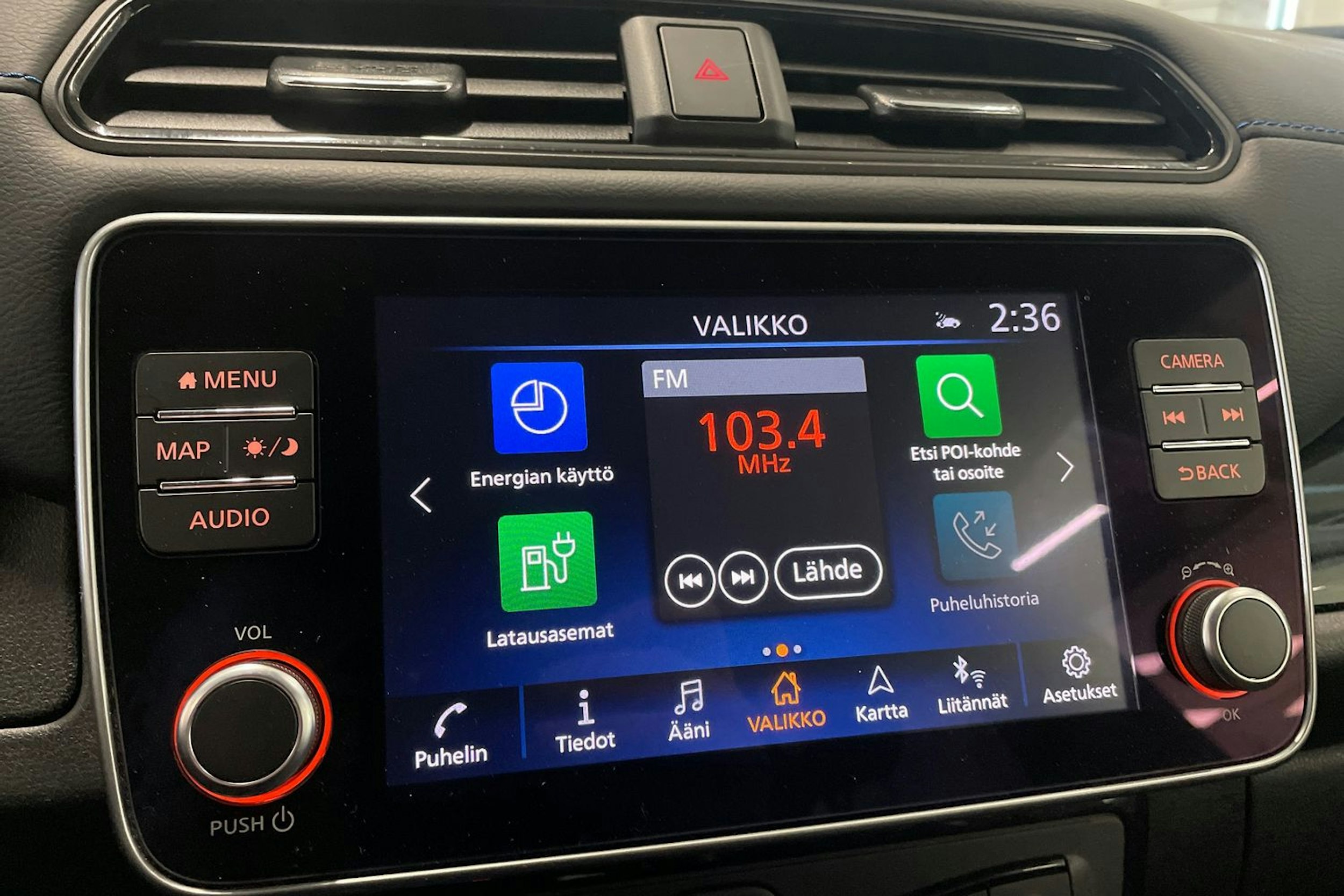 harmaa Nissan Leaf 2023 kuva 21.