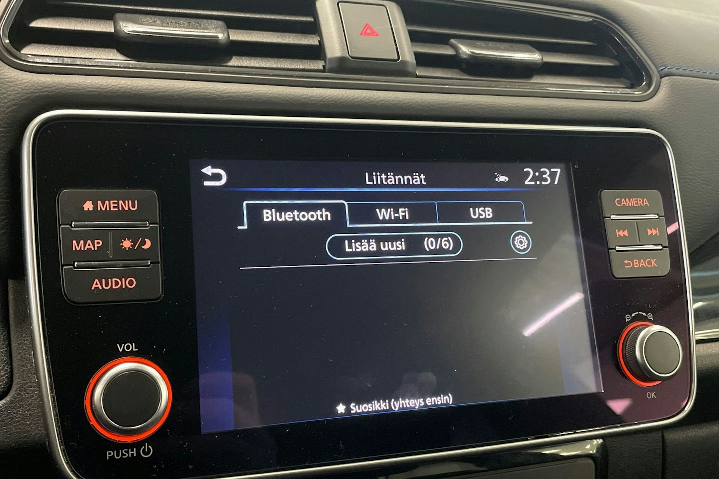 harmaa Nissan Leaf 2023 kuva 24.