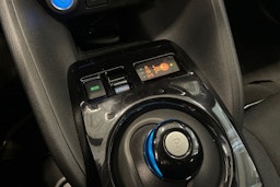 harmaa Nissan Leaf 2023 kuva 28.