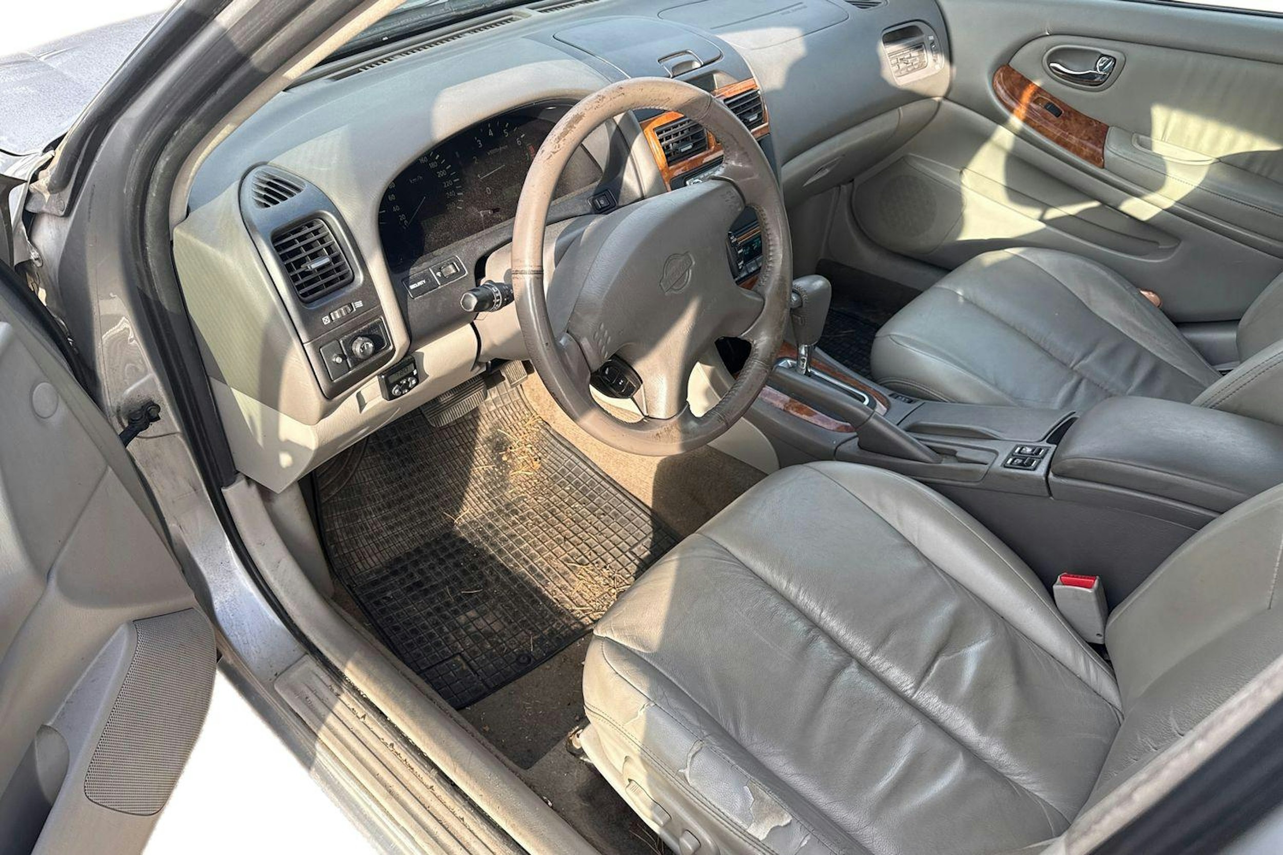 hopea Nissan Maxima 2004 kuva 7.