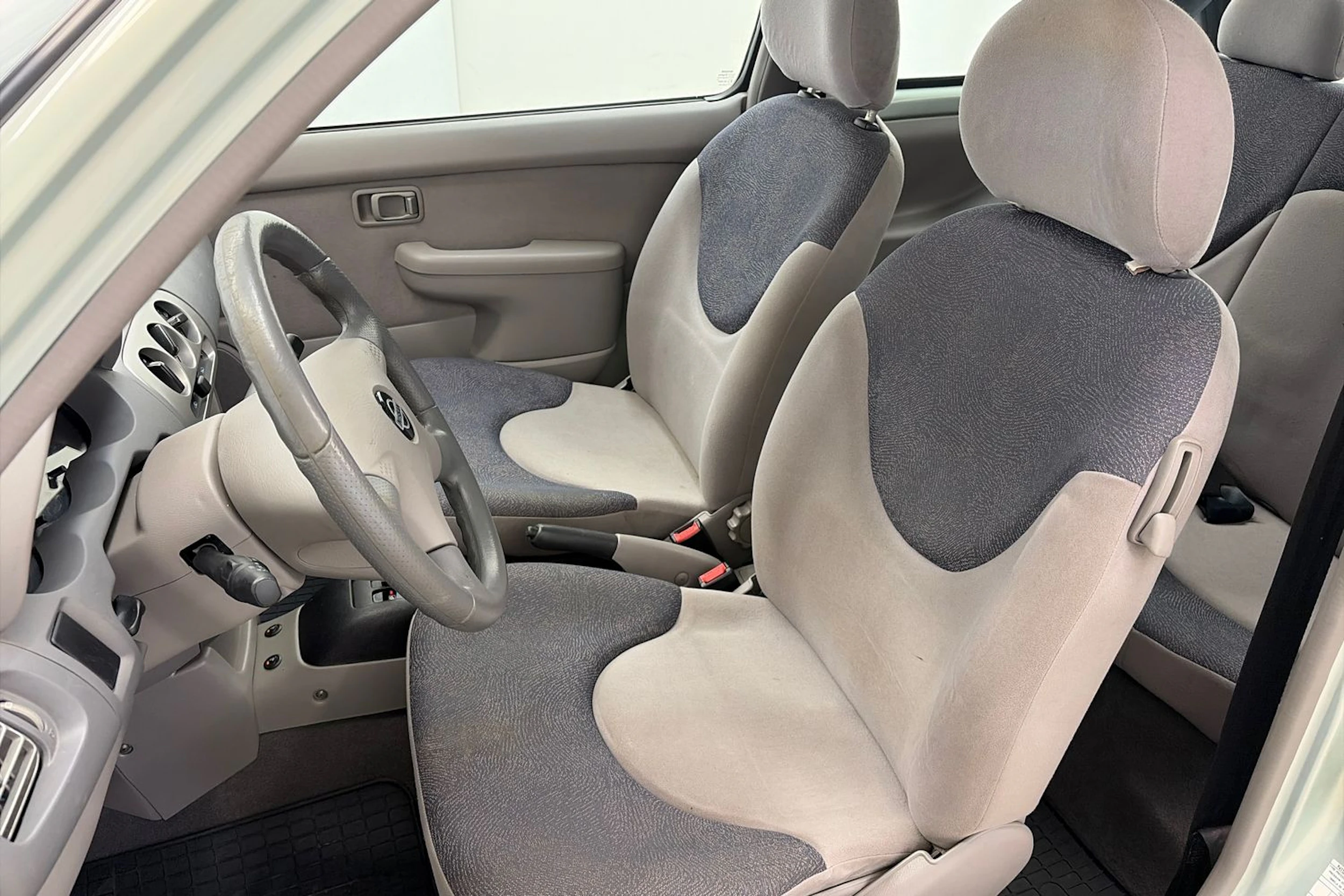 Vihreä Nissan MICRA 2001 kuva 11.