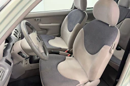 Vihreä Nissan MICRA 2001 kuva 11.