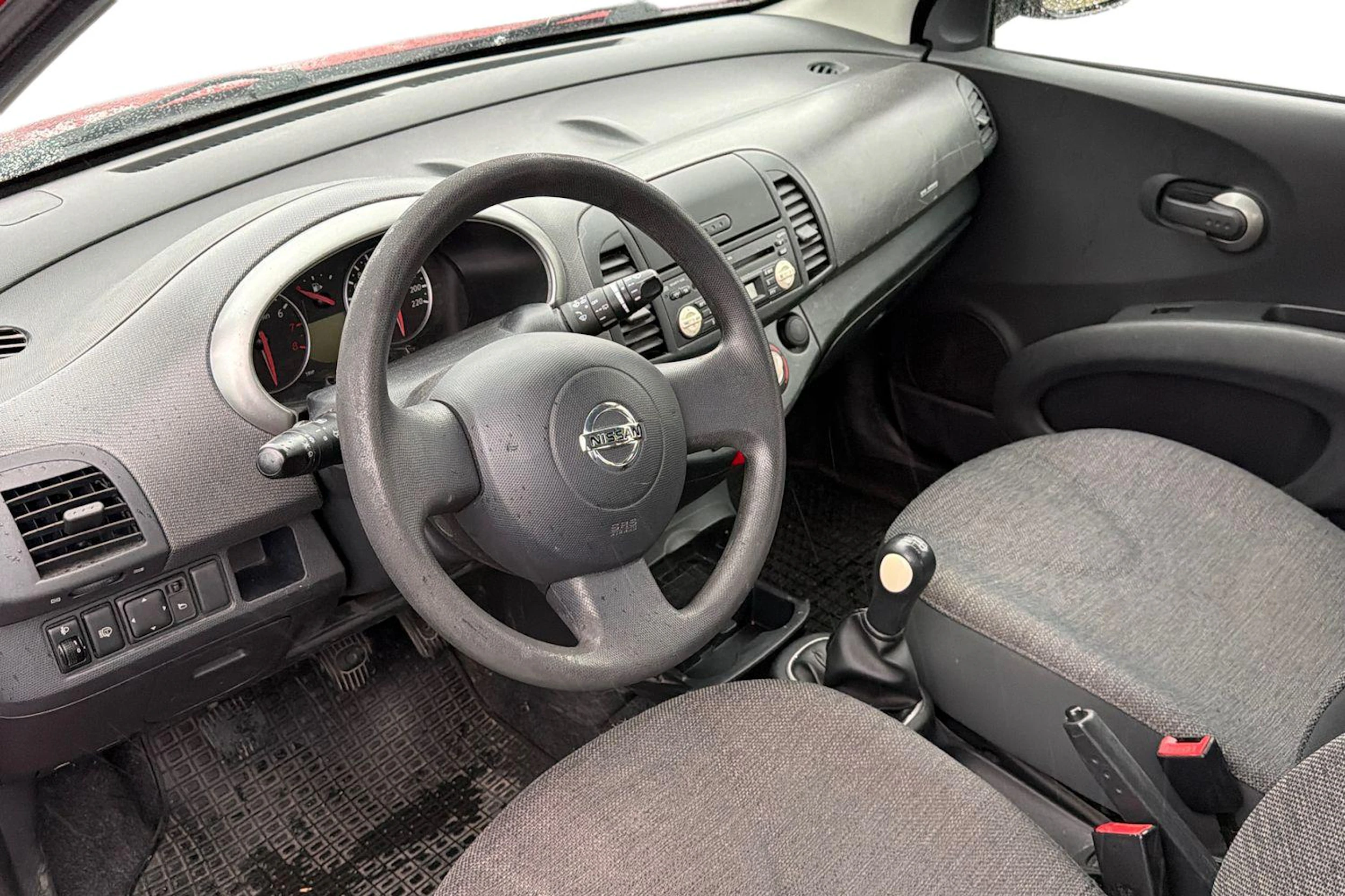 punainen Nissan Micra 2006 kuva 3.