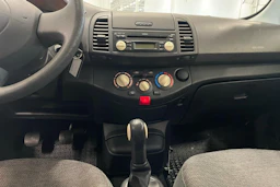 punainen Nissan Micra 2006 kuva 15.