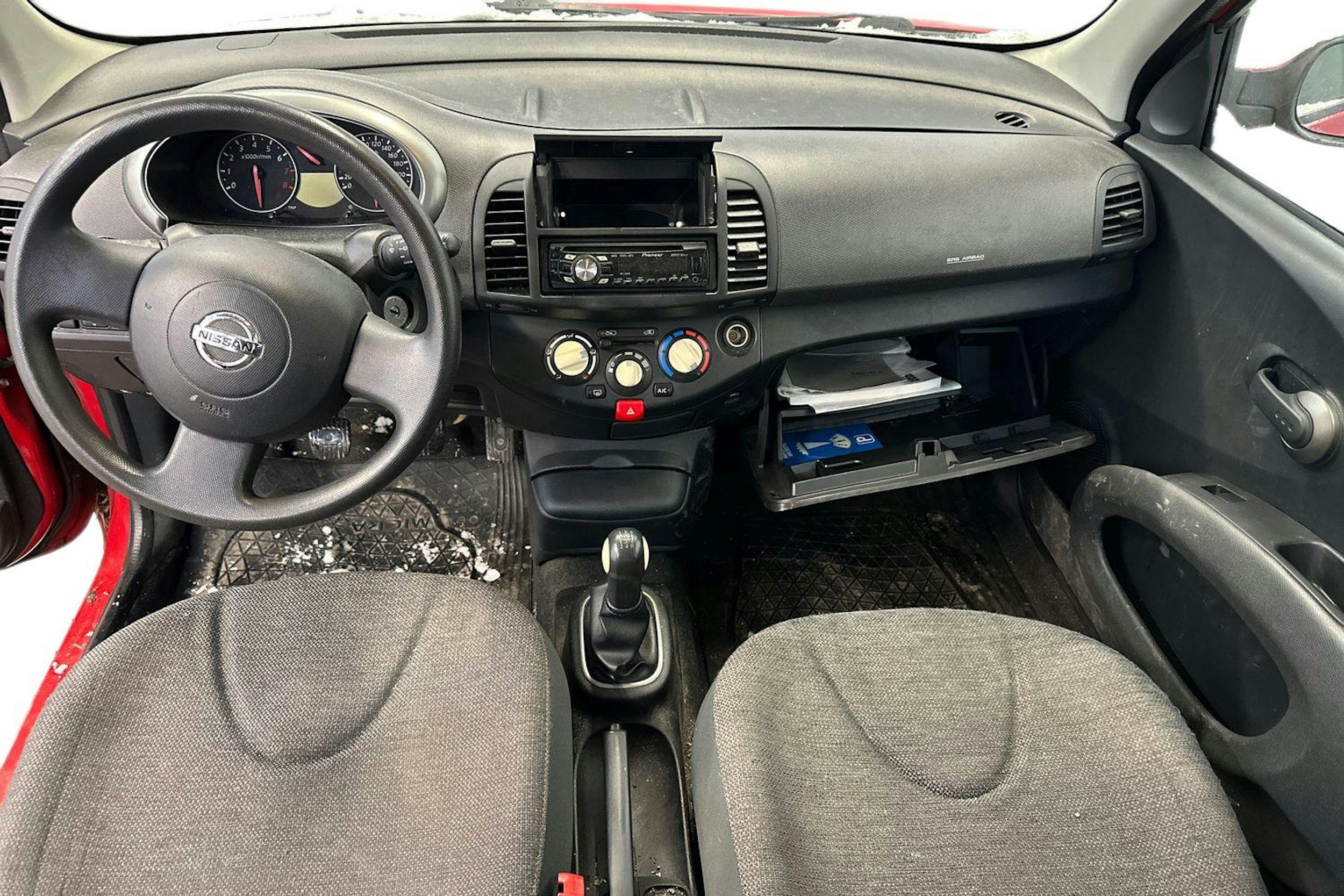 Punainen Nissan MICRA 2006 kuva 7.