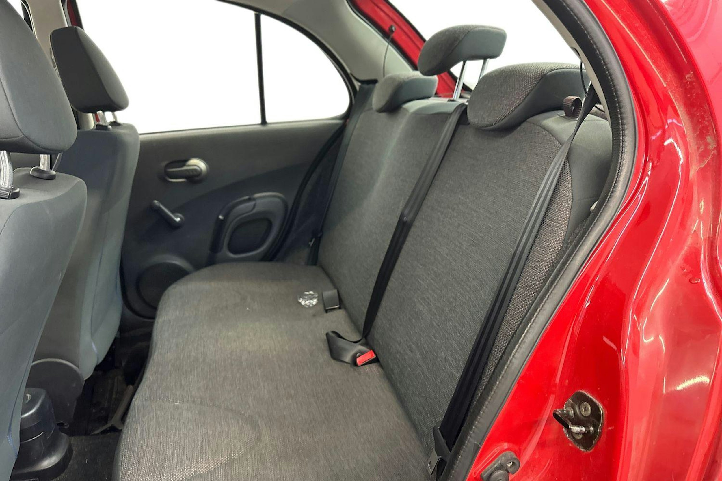 Punainen Nissan MICRA 2006 kuva 8.