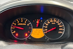 Punainen Nissan MICRA 2006 kuva 11.