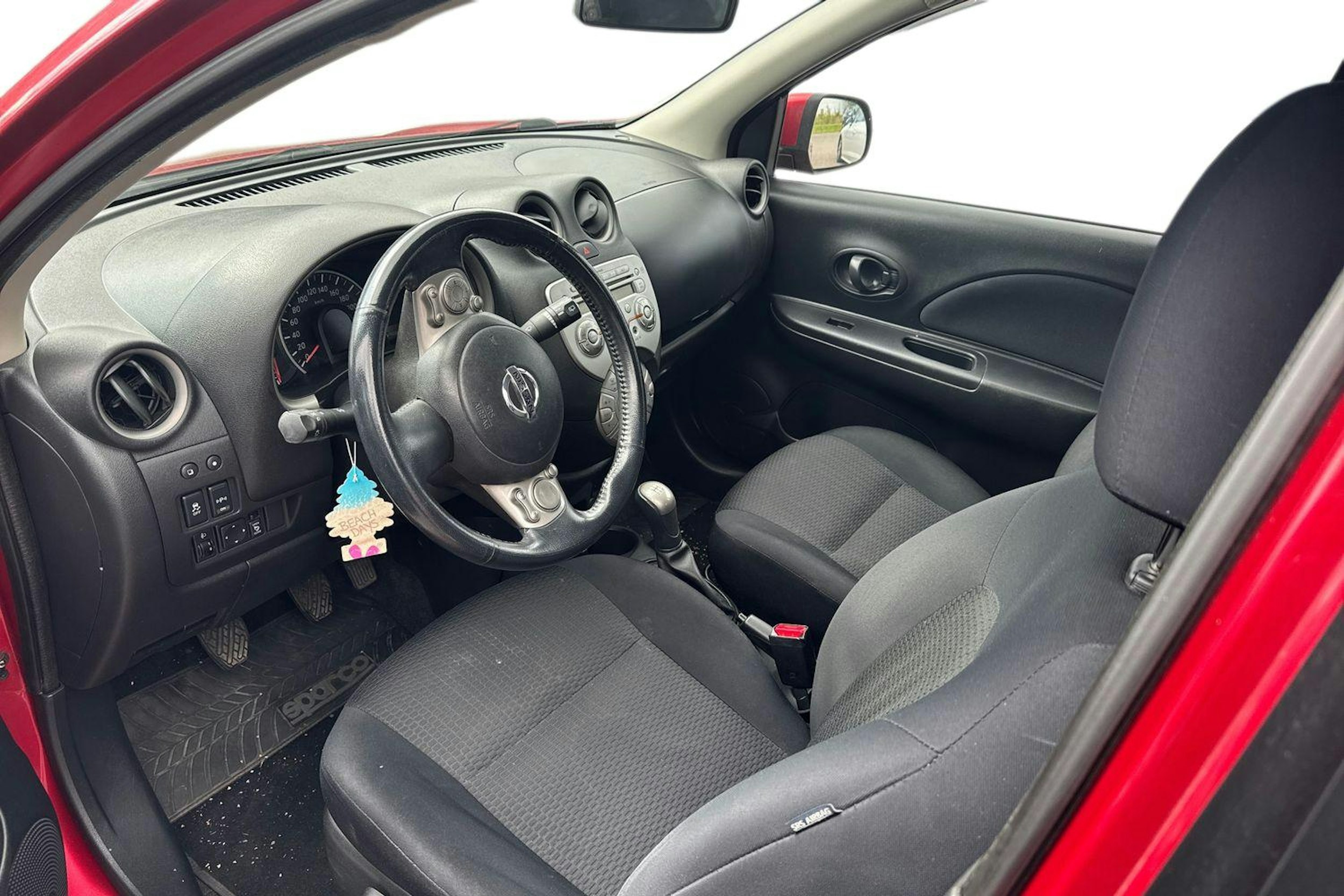 Punainen Nissan MICRA 2011 kuva 3.