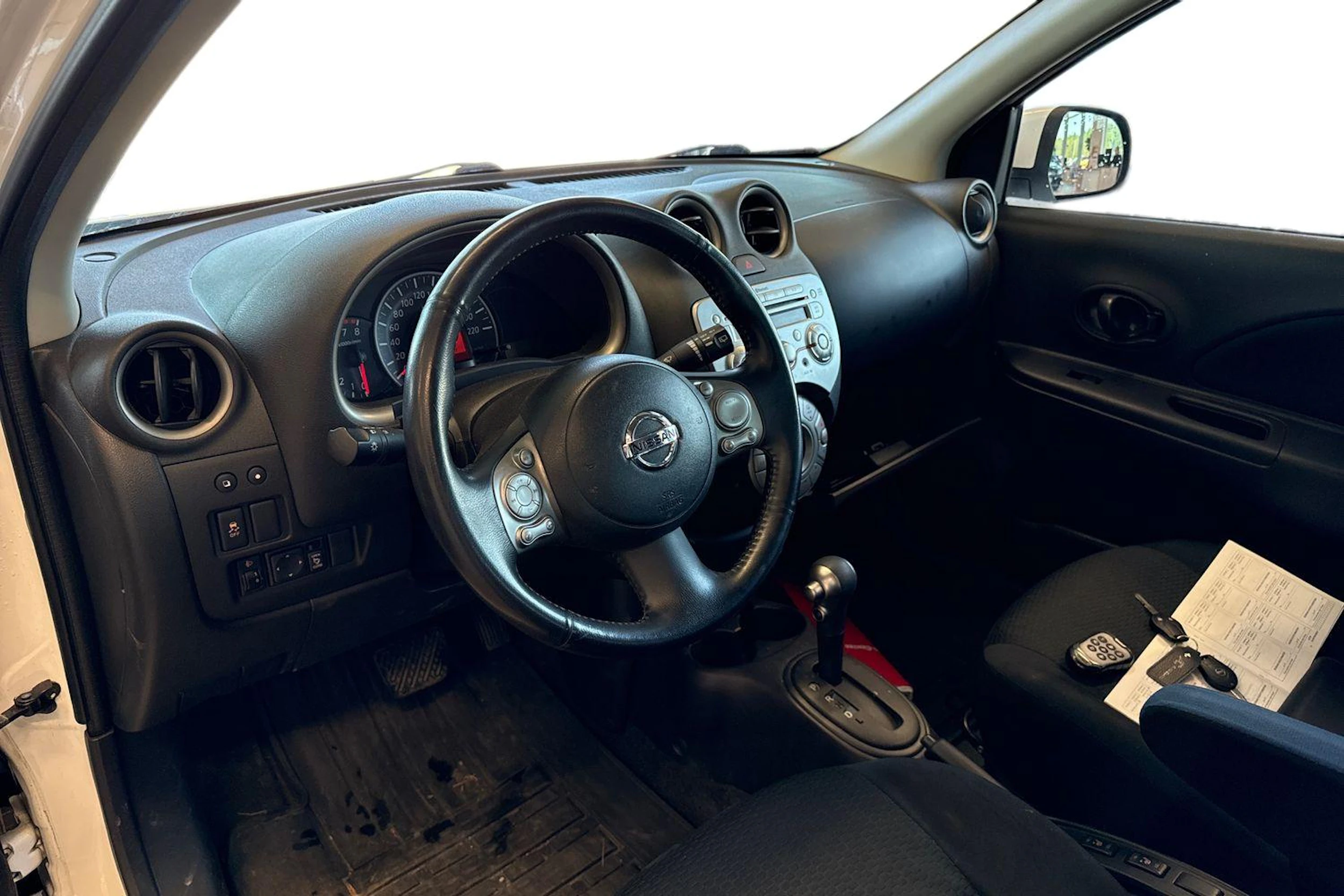 valkoinen Nissan Micra 2011 kuva 3.